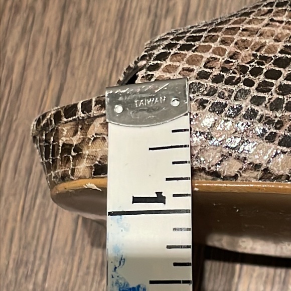 Locale ladies snakeskin high heels - Picture 9 of 9